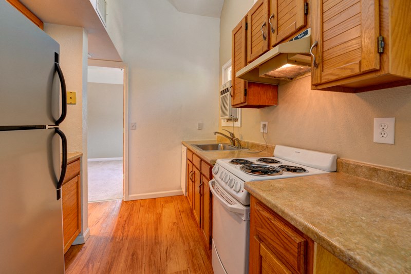 1085 Broadway #13 Kitchen 1085 Broadway #13 Kitchen