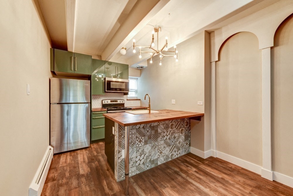 Black Swan 1380 Steele St Denver