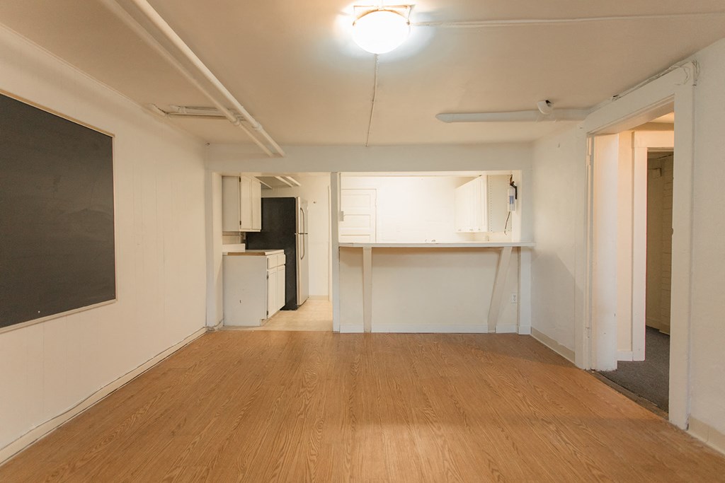 1501 Broadway Street Unit 1 Dining/ Living Area