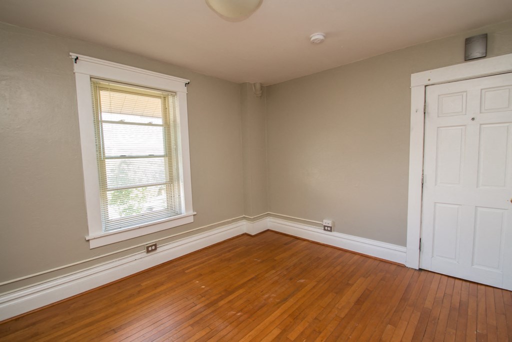 1501 Broadway Street Unit 4 Living/ Bedroom Area