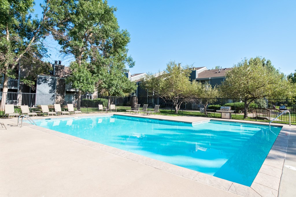 the pool at the preserve at ballantyne commons apartments