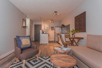 1707 22nd Living Room 1707 22nd Living Room - Photo Gallery 5