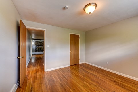 1827-1829 E Jewell Ave Interior