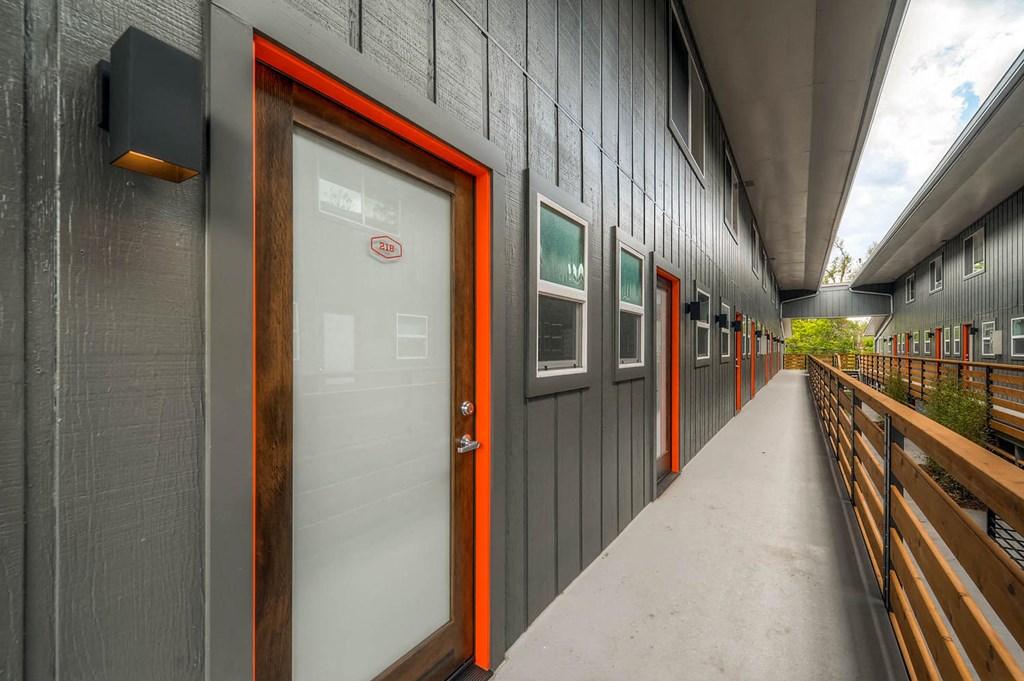 2000 Walnut Exterior View