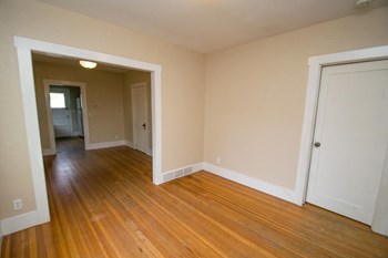Living Room - Photo Gallery 3