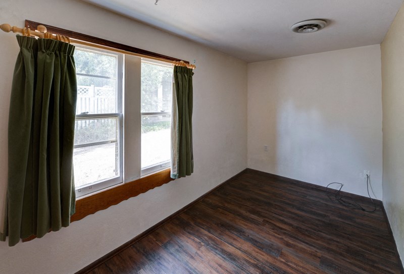 2126-2128 Baseline Road Bedroom