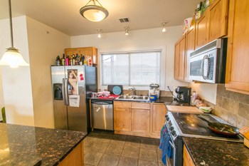 2800 E Aurora #301 kitchen