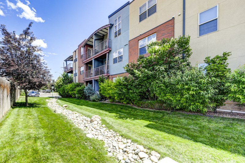 Exterior Goose Creek Condos 2930 Bluff 322