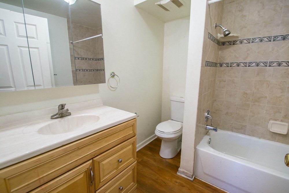 3601 Eaton St Bathroom Unrenovated