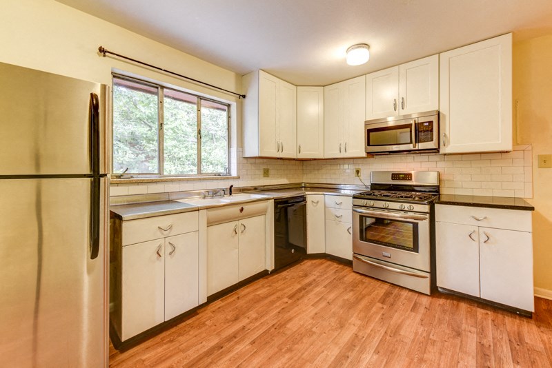 449 Harvard Lane Kitchen