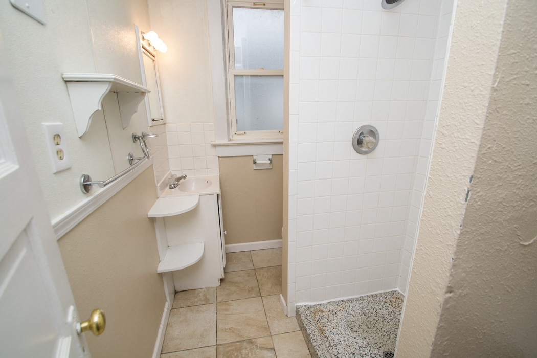 955 Pennsylvania Bathroom