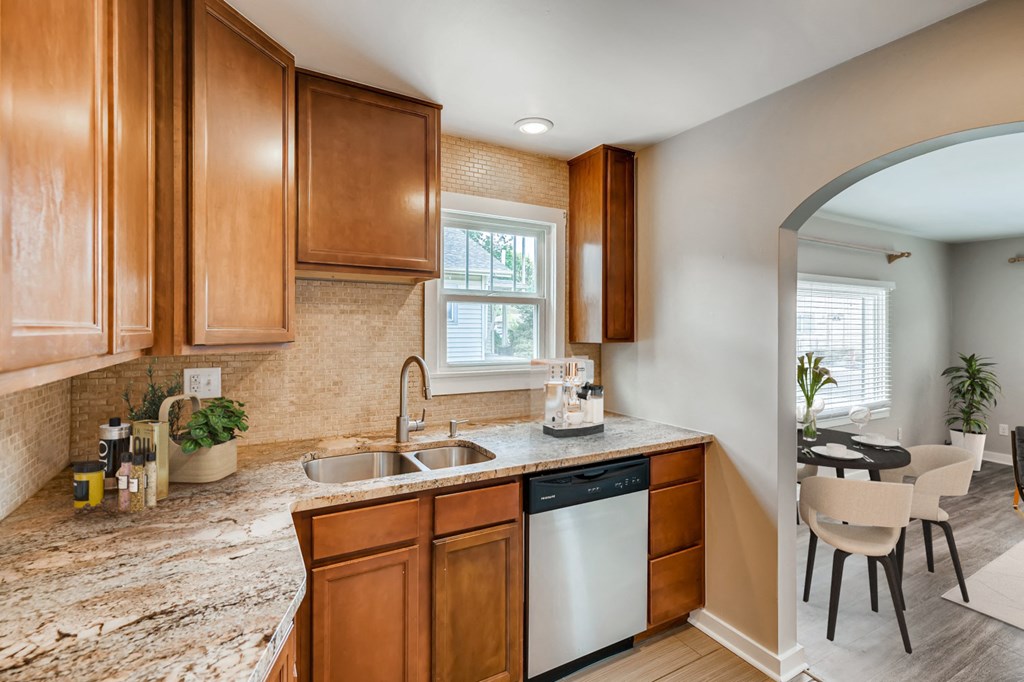 5260 Newton Unit 1 Kitchen