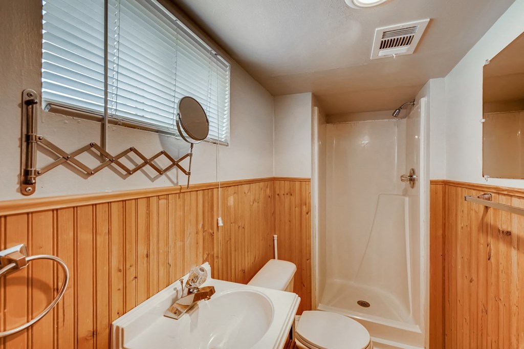 5260 Newton Unit 2 Bathroom