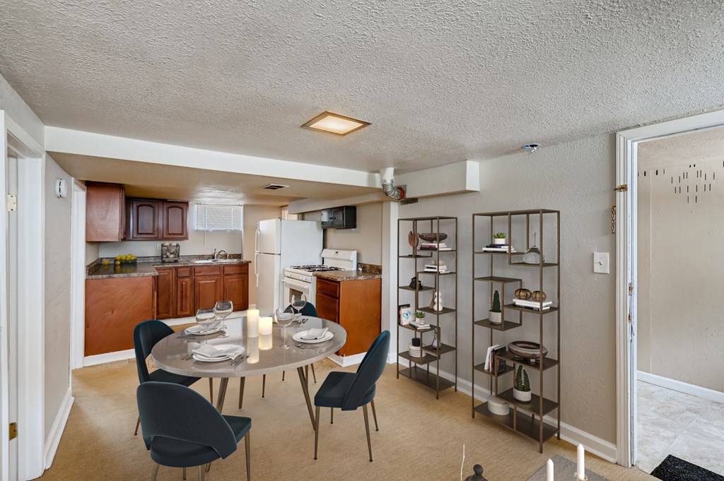 5260 Newton Unit 2 Living Room