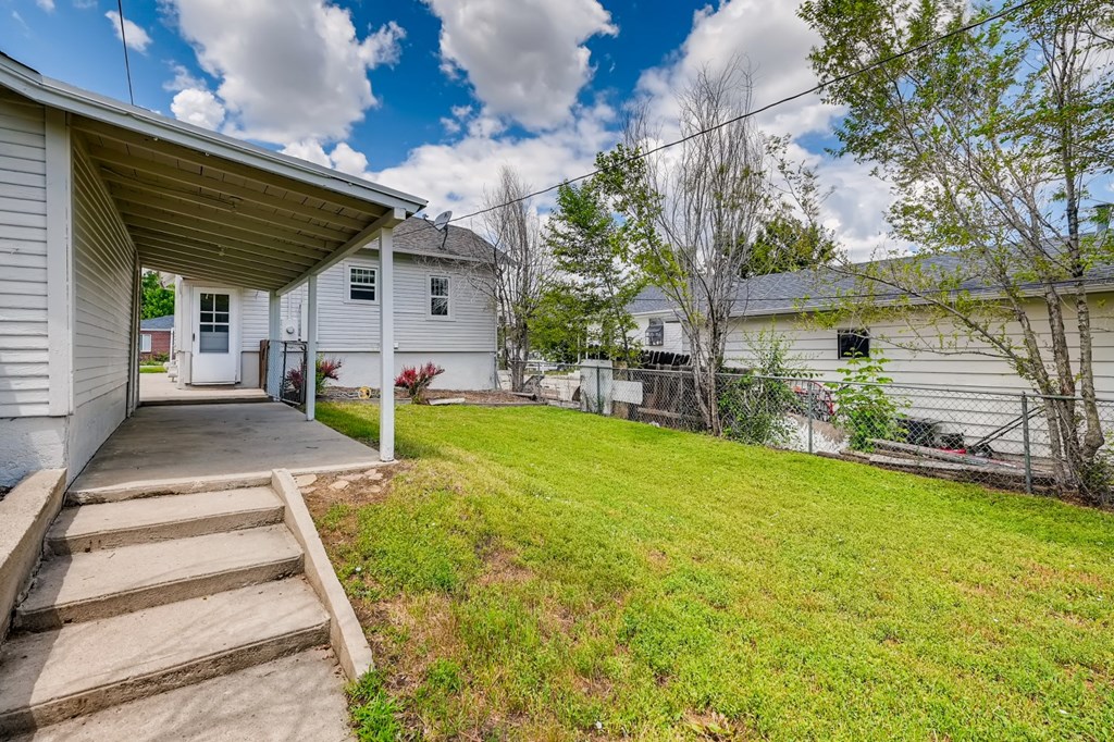 5260 Newton Backyard