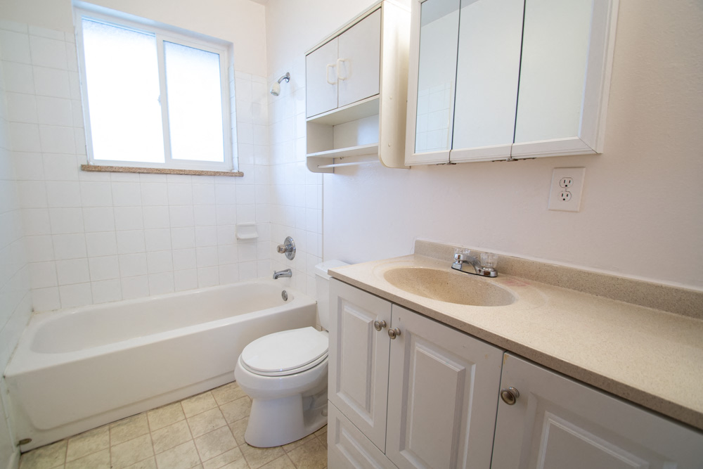 Bathroom 6801-6811 W 24th Ave Edgewater