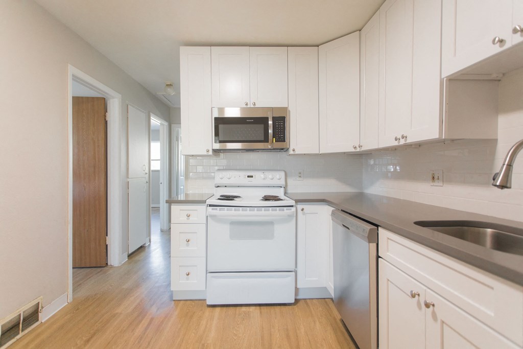 710 30th Street #B Kitchen