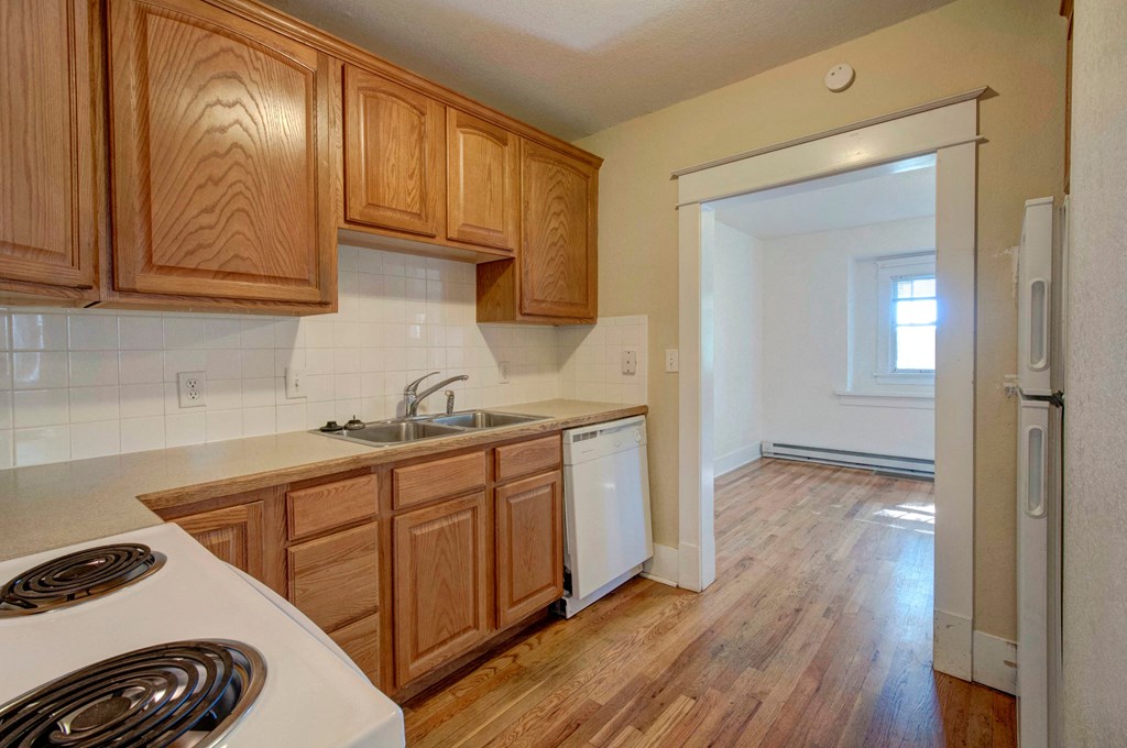 711-713 20th Street Kitchen