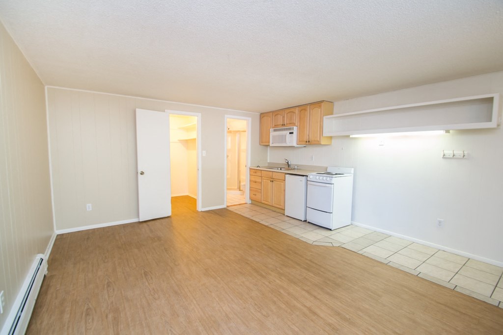 774 19th Street Unit 4 Living Room/Bedroom