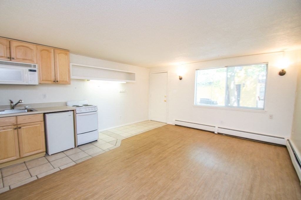 774 19th Street Unit 4 Living Room/Bedroom