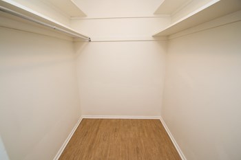 774 19th Street Unit 4 Closet 774 19th Street Unit 4 Closet - Photo Gallery 3