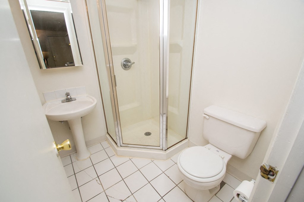 774 19th Street Unit 4 Bathroom