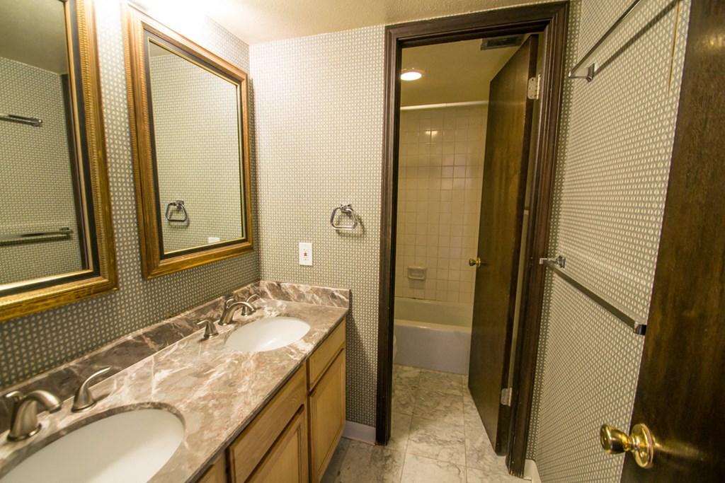 805 29th Street #452 Bathroom