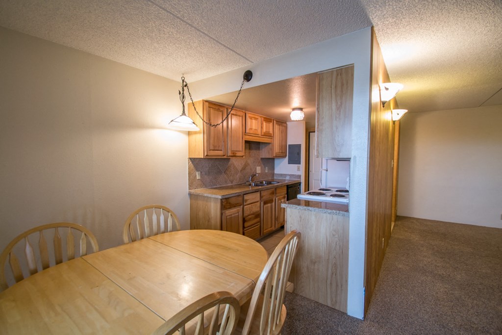 805 29th Street #452 Dining Area