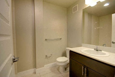 855 Broadway Street Bathroom