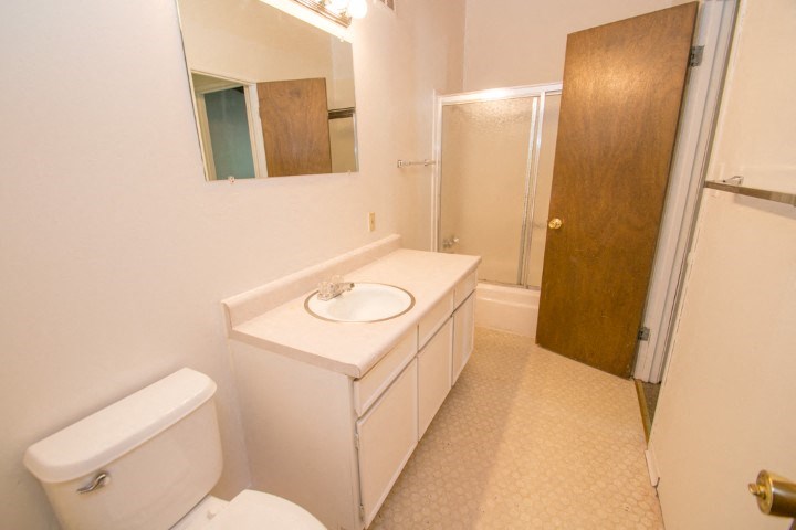 Bathroom 905 Pennsylvania