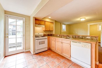 928 9th Street Down Kitchen 928 9th Street Down Kitchen - Photo Gallery 3