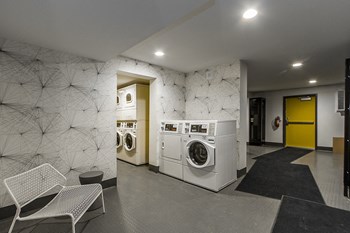 2121 Canyon Laundry