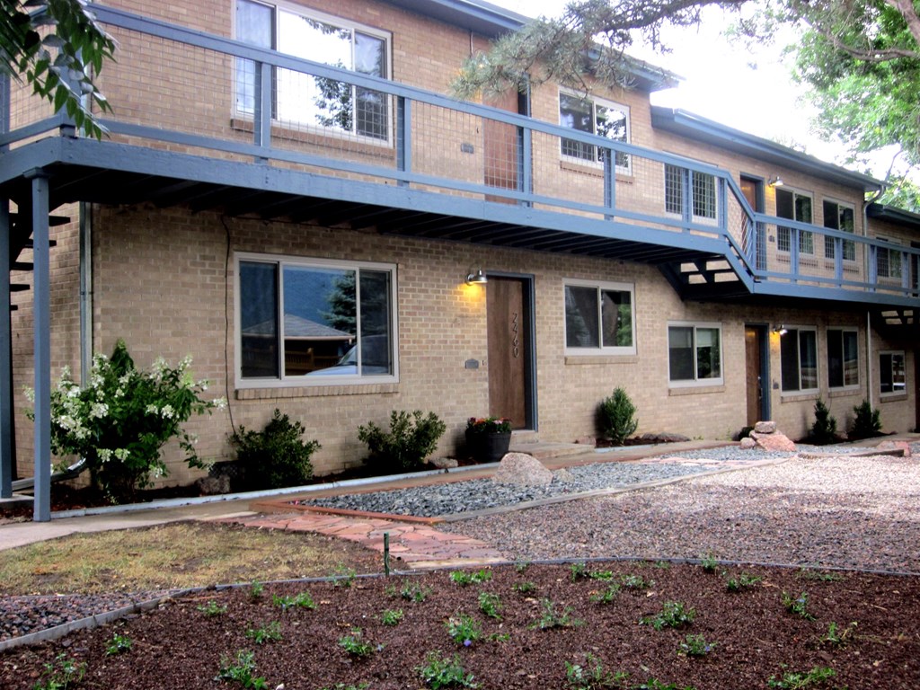 Exterior 2460-2470 9th