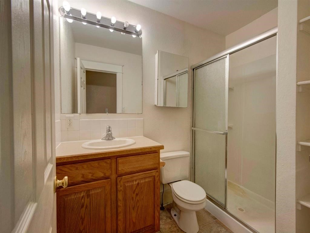 711-713 20th Street Bathroom