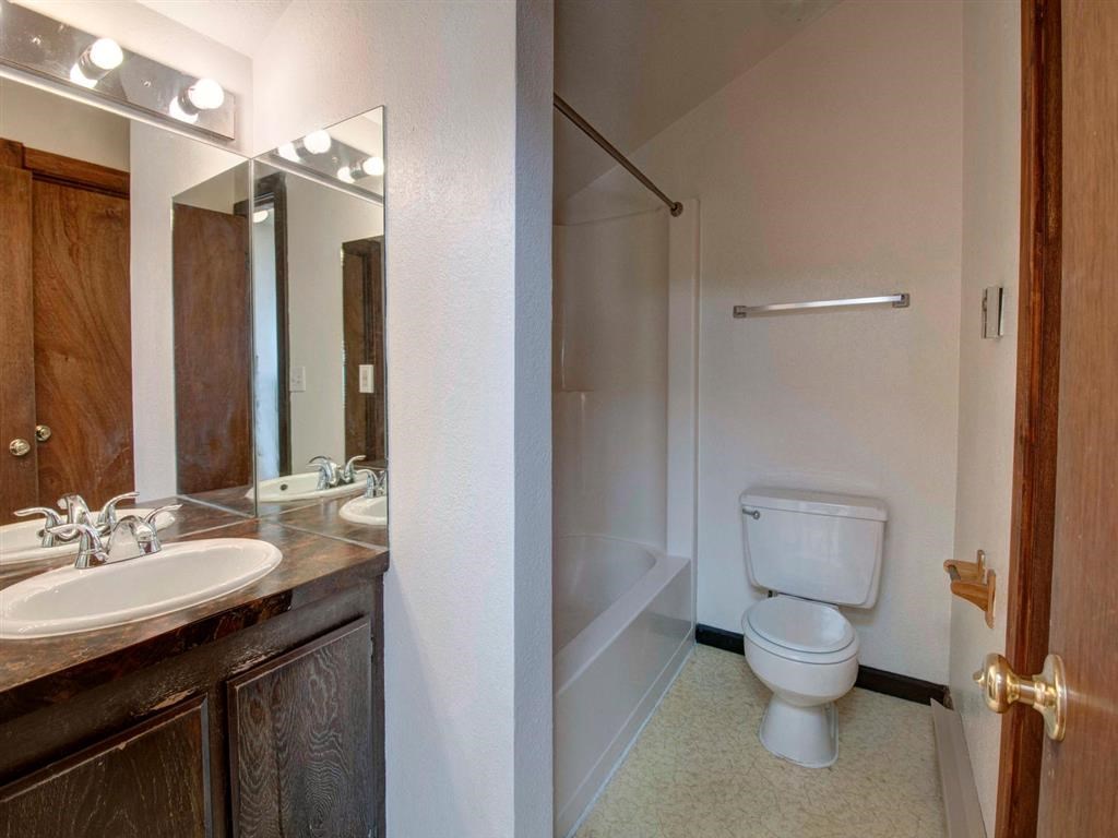 711-713 20th Street Bathroom