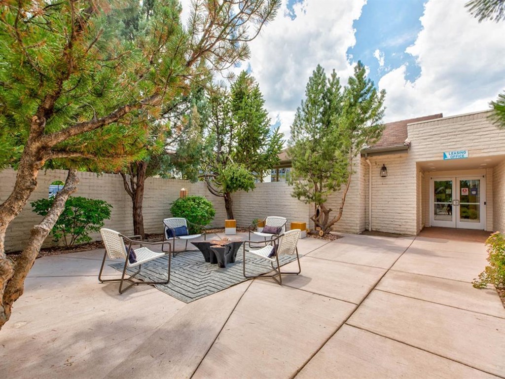 Henley and Remy Apartments Courtyard