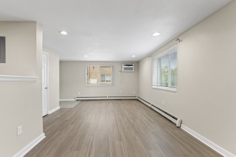 spacious room  at Kingsbrook Arms, Englewood, Co