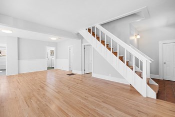 Living Area - Photo Gallery 5
