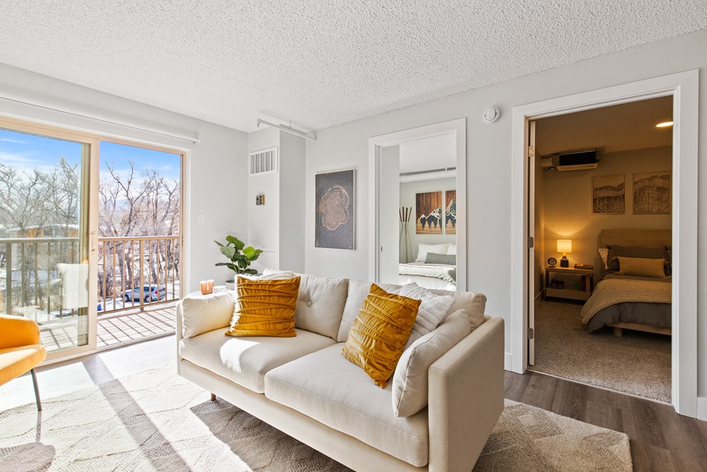 Mountainaire - Model Living Room