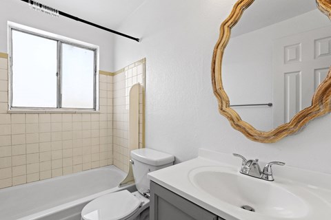 Royal Chateau Apartments