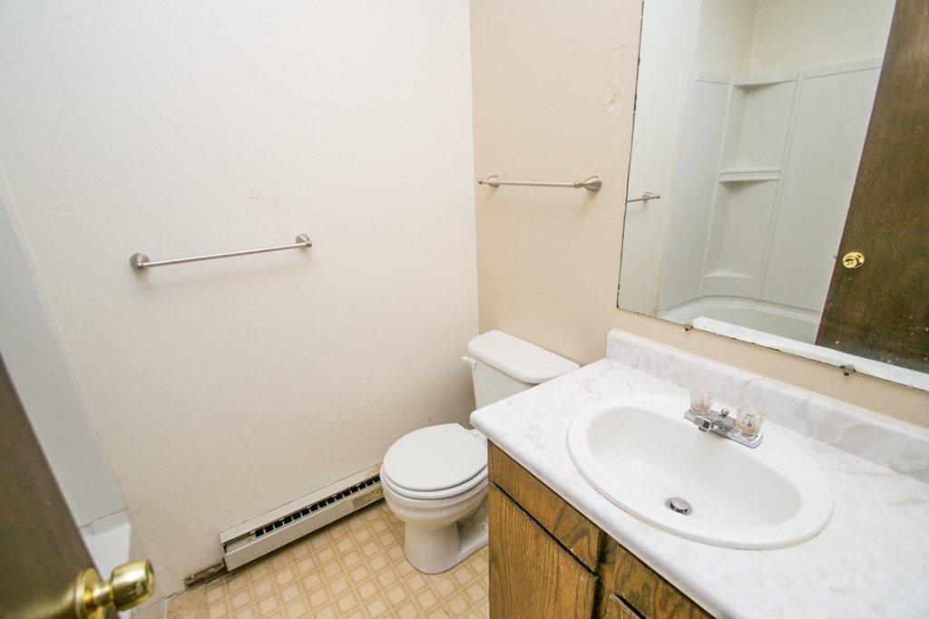 2238 Canyon Bathroom