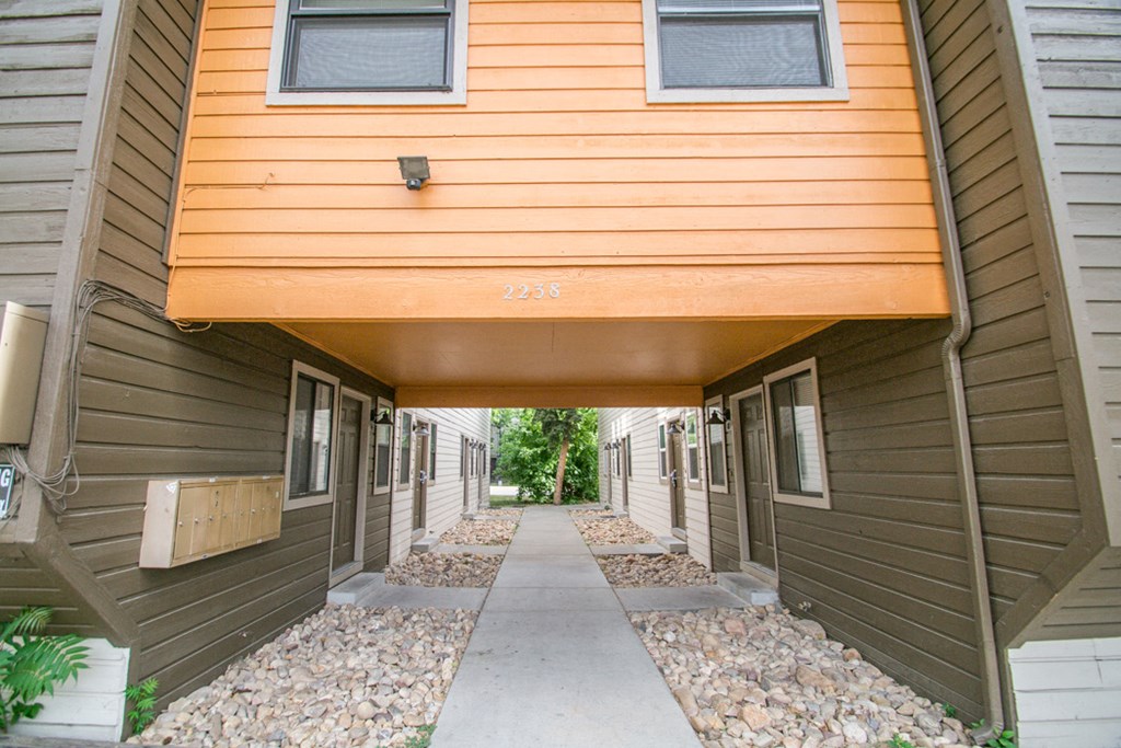 2238 Canyon Exterior