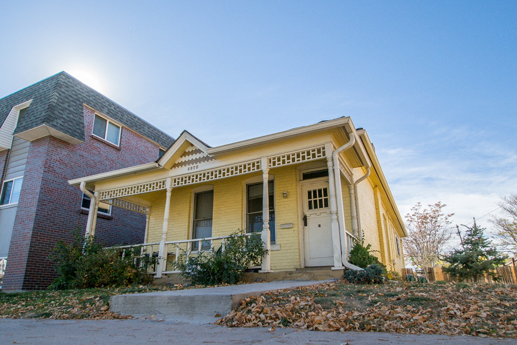 4975 King Street 3 Beds Apartment for Rent