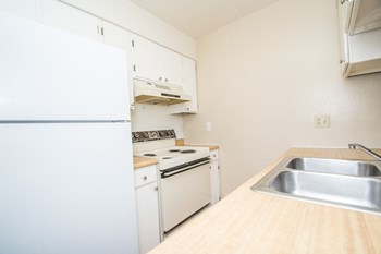 2238 Canyon #2 Kitchen 2238 Canyon #2 Kitchen - Photo Gallery 3