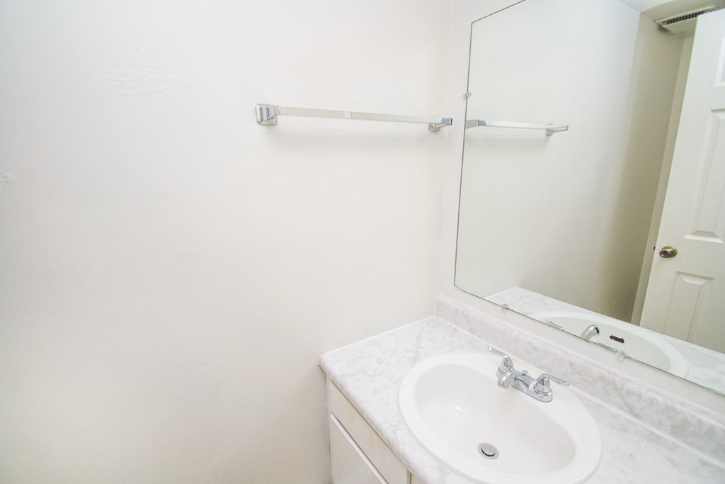 2238 Canyon Bathroom