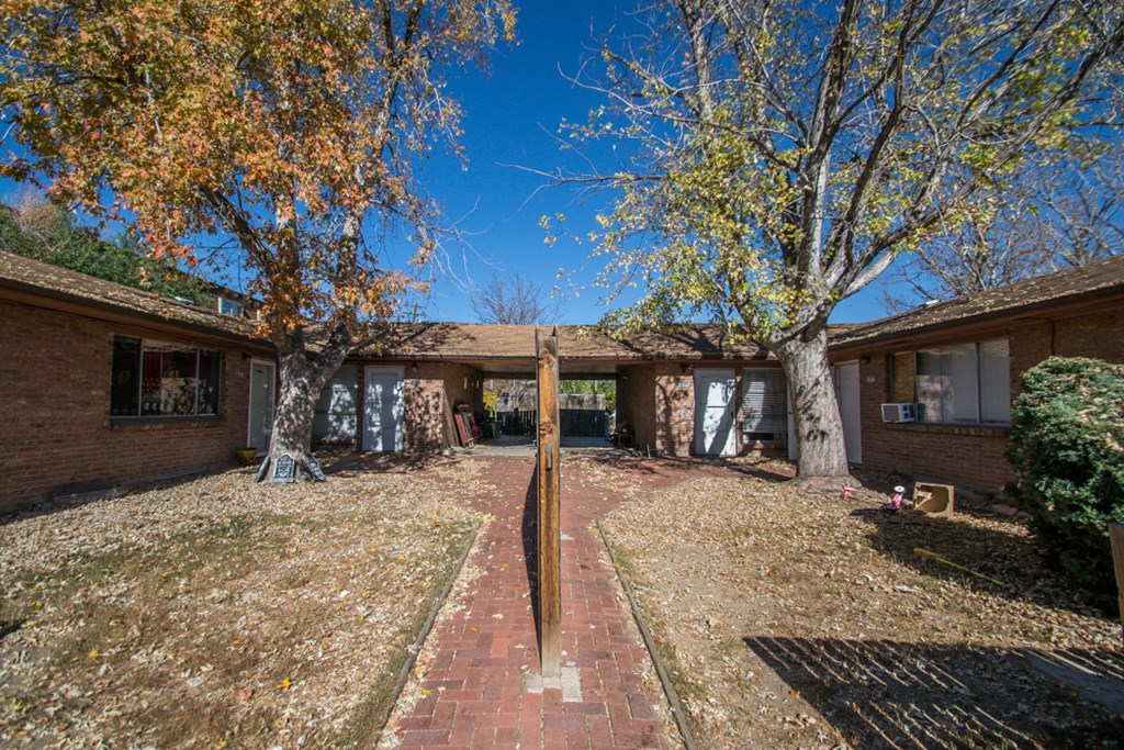 6801-6811 W 24th Ave Edgewater