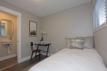 1837 22nd St Interior