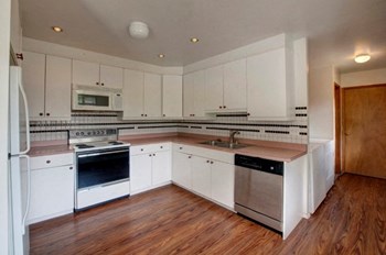 Kitchen 510 S 44th Street Boulder CU Student Kitchen - Photo Gallery 6