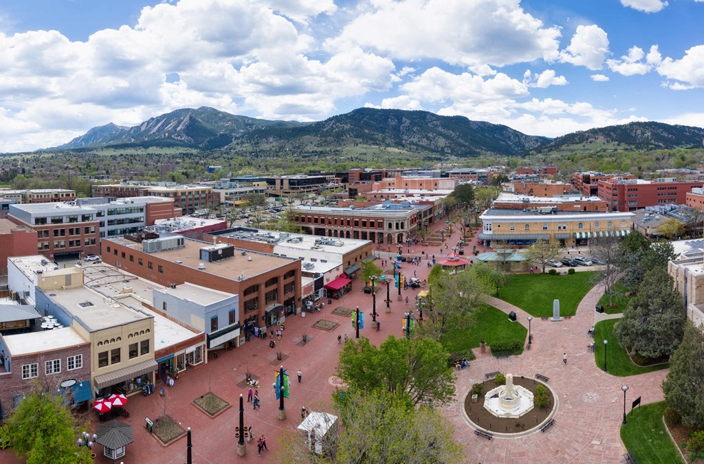 Arial view of Pearl St Mall with mountains in background