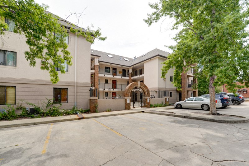 University Court - 1085 Broadway